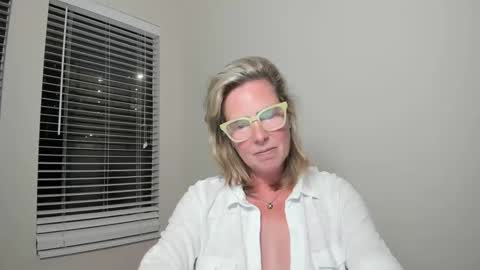 Sharkgirl online show from November 15, 1:51 am