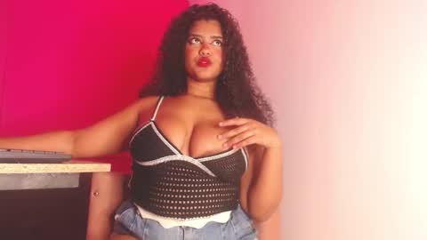 Snapshot of sharlot_evans_ chatting on October 16, 1:00 pm Sharlot online show from October 16, 1:00 pm
