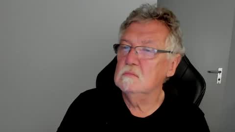 sharlots_pet online show from June 7, 11:15 am
