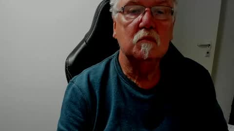 sharlots_pet online show from May 11, 10:22 am