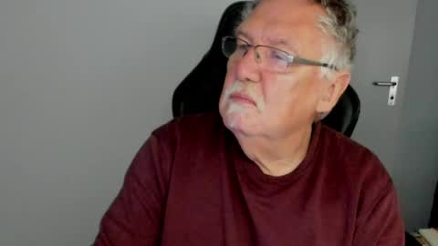 sharlots_pet online show from May 16, 10:12 am