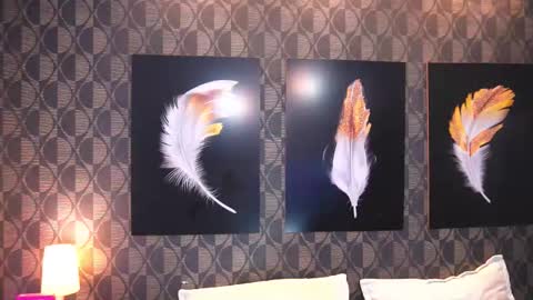 Sharom  online show from March 12, 7:06 pm