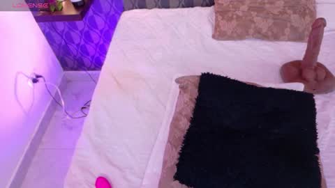 Sharom  online show from February 26, 6:48 pm