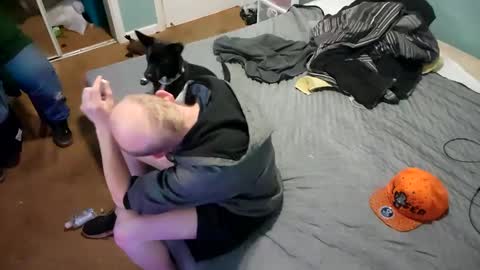 shawn710420 online show from December 10, 5:39 am