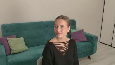 Sue online show from October 10, 11:42 pm