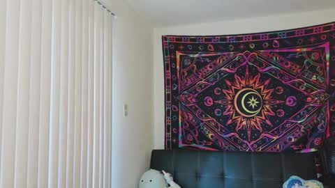 Shayminx online show from November 6, 9:07 pm