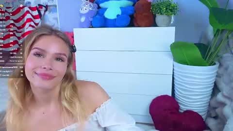 Lina online show from July 7, 7:23 am