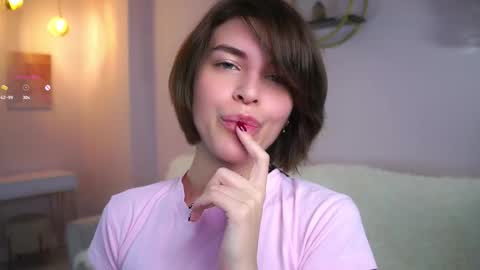 Snapshot of shelleyharn chatting on October 7, 1:34 am Alex online show from October 7, 1:34 am