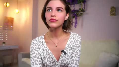 Snapshot of shelleyharn chatting on October 23, 1:07 am Alex online show from October 23, 1:07 am