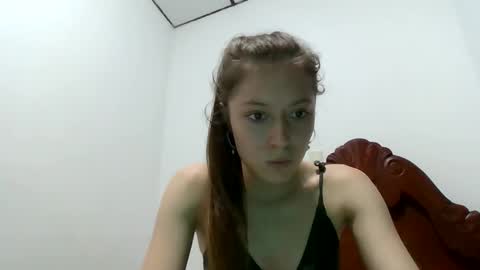 shelsyzevee_ online show from October 28, 1:06 am