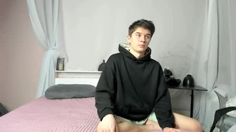 Max online show from January 18, 7:23 pm