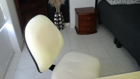 sheryl_jones online show from April 14, 4:43 pm