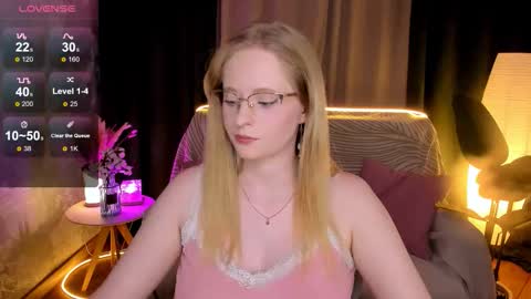 Hello guys my name is Aemilia online show from October 15, 8:26 am