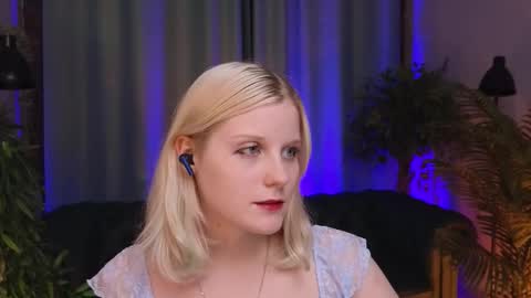 help me reach my first 25 thumbs up online show from September 13, 3:14 pm