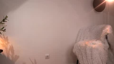 Snapshot of shiningstarrr chatting on October 2, 7:56 pm Nika online show from October 2, 7:56 pm