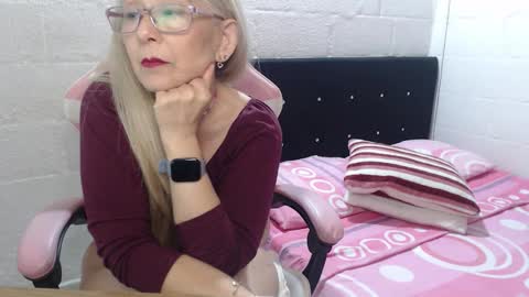 shira evans40 online show from March 11, 10:40 am