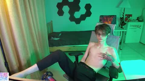 shiromy_ online show from February 11, 6:12 pm