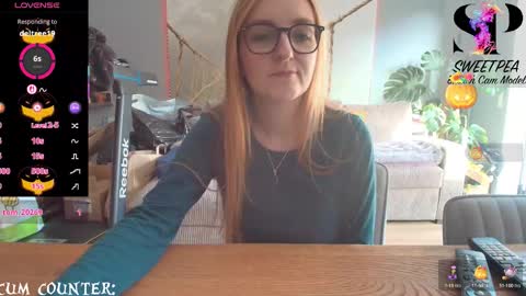 Snapshot of short_sweetpea chatting on October 4, 2:37 pm short sweetpea online show from October 4, 2:37 pm
