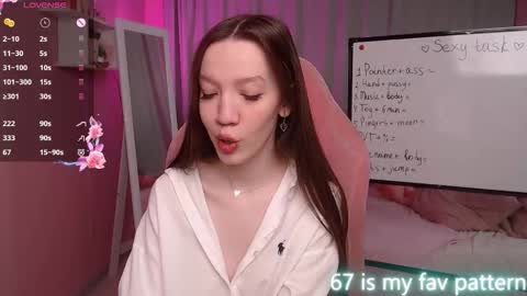 Neila online show from March 31, 2:06 pm