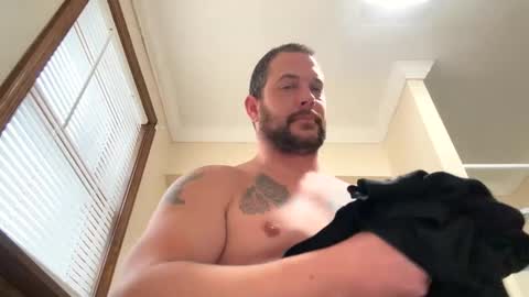 Snapshot of shubby420 chatting on February 11, 1:51 pm YeahBoi420 online show from February 11, 1:51 pm