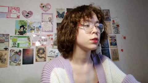 Snapshot of shy_kiss_twinkle_bloop chatting on September 19, 1:59 pm Milena online show from September 19, 1:59 pm