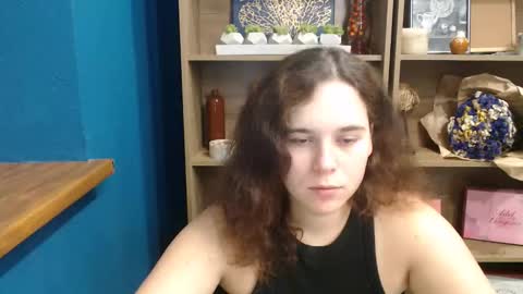 shy_lil online show from September 28, 9:40 am