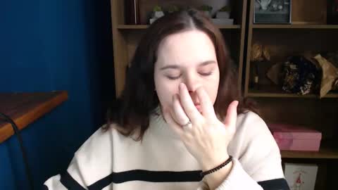 shy_lil online show from December 17, 1:07 pm