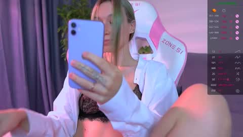 Snapshot of shy_or_horny chatting on October 21, 8:01 pm  HI i am Marcy online show from October 21, 8:01 pm