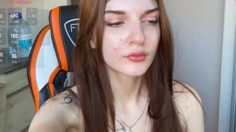 Snapshot of shybella_girl chatting on October 17, 8:40 am Bella online show from October 17, 8:40 am