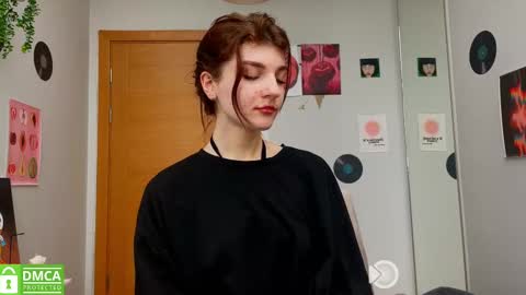 Snapshot of shybella_girl chatting on February 27, 7:08 am Bella online show from February 27, 7:08 am