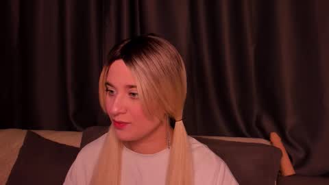 Mary online show from October 15, 6:42 pm
