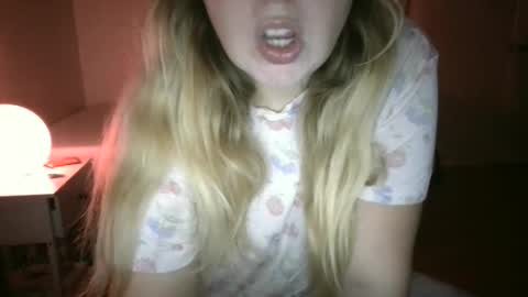 Elyse online show from November 12, 1:41 am