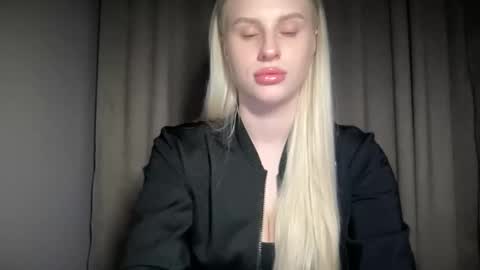 Shy Fox online show from March 26, 6:02 pm