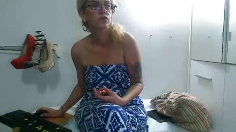 Shyhotsquirt online show from January 14, 3:25 am