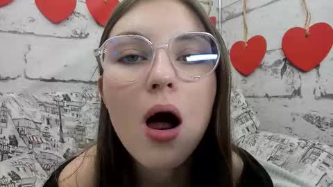 Snapshot of shyly_lisa chatting on October 18, 2:38 am shyly_lisa online show from October 18, 2:38 am