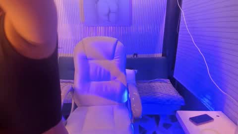 siafoxx_ online show from February 24, 5:10 am