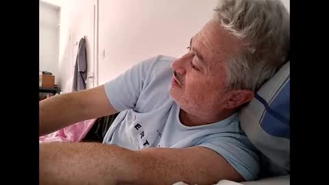 Snapshot of sibemolx chatting on October 18, 1:37 pm sibemolx online show from October 18, 1:37 pm