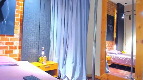 SinnaDark online show from March 11, 11:57 am