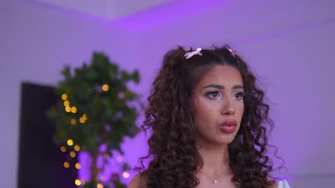 Sienna online show from May 23, 11:39 am