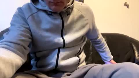 R online show from February 4, 7:12 am