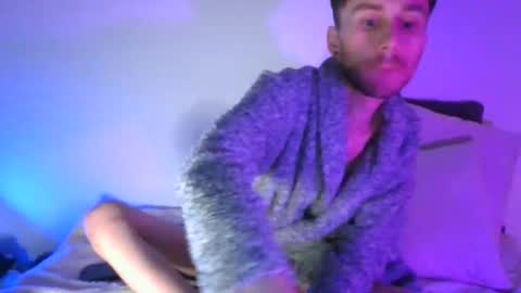 siiimon777 online show from March 25, 11:11 pm