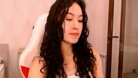 silk_ann online show from December 18, 7:03 am