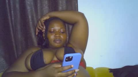 Snapshot of silky_caramel chatting on September 12, 9:50 pm Caramel online show from September 12, 9:50 pm