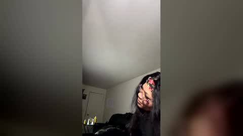 SilkyBvtter online show from April 9, 7:47 am