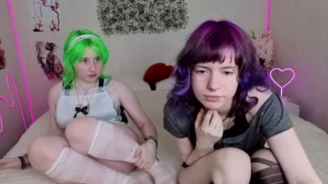 silver_mew online show from May 26, 2:23 pm