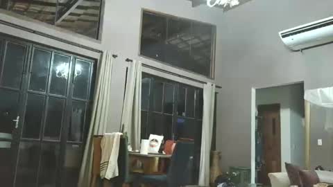 Simin Fox online show from April 4, 11:45 pm