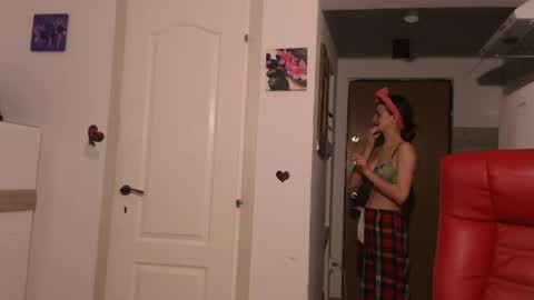 simyhvn online show from March 31, 4:13 am