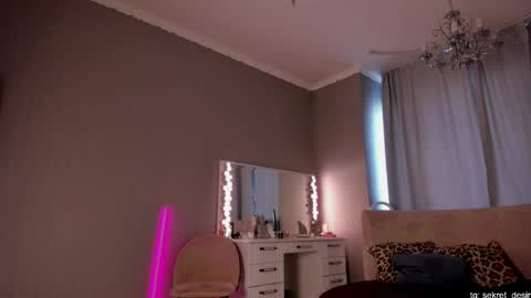 Naomi online show from April 1, 12:17 pm