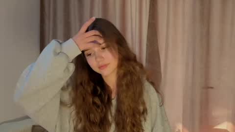 Lia  online show from May 24, 1:06 pm