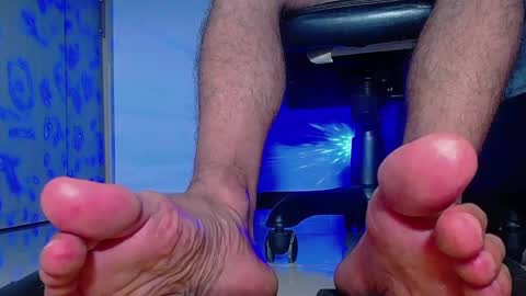 Snapshot of sir_kev66 chatting on September 23, 1:10 am only foot                         worshipers here online show from September 23, 1:10 am